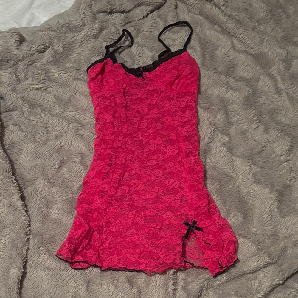 Elegant Lace Chemise in Red and Black